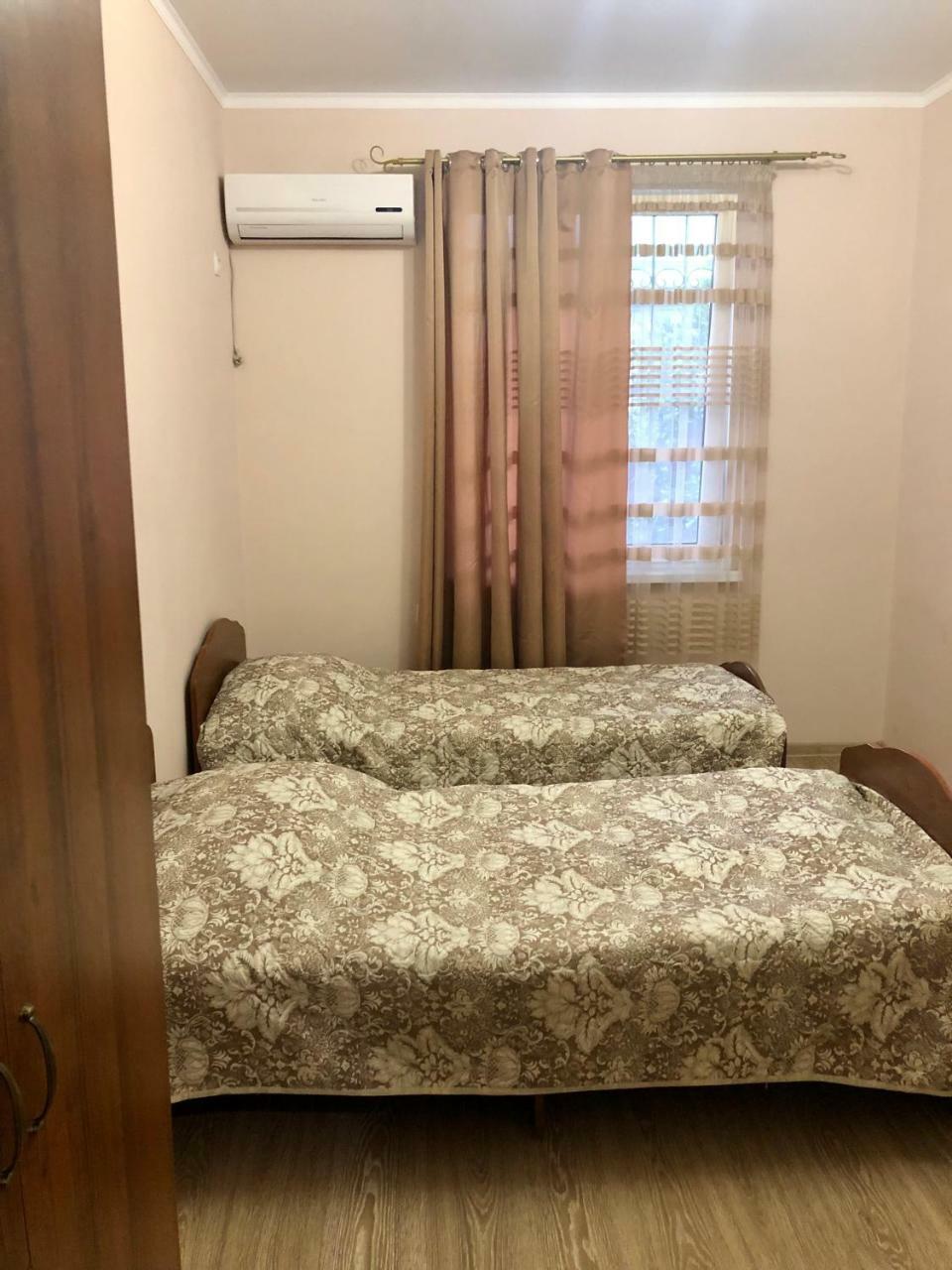Guest House Nadia Сухуми Екстериор снимка