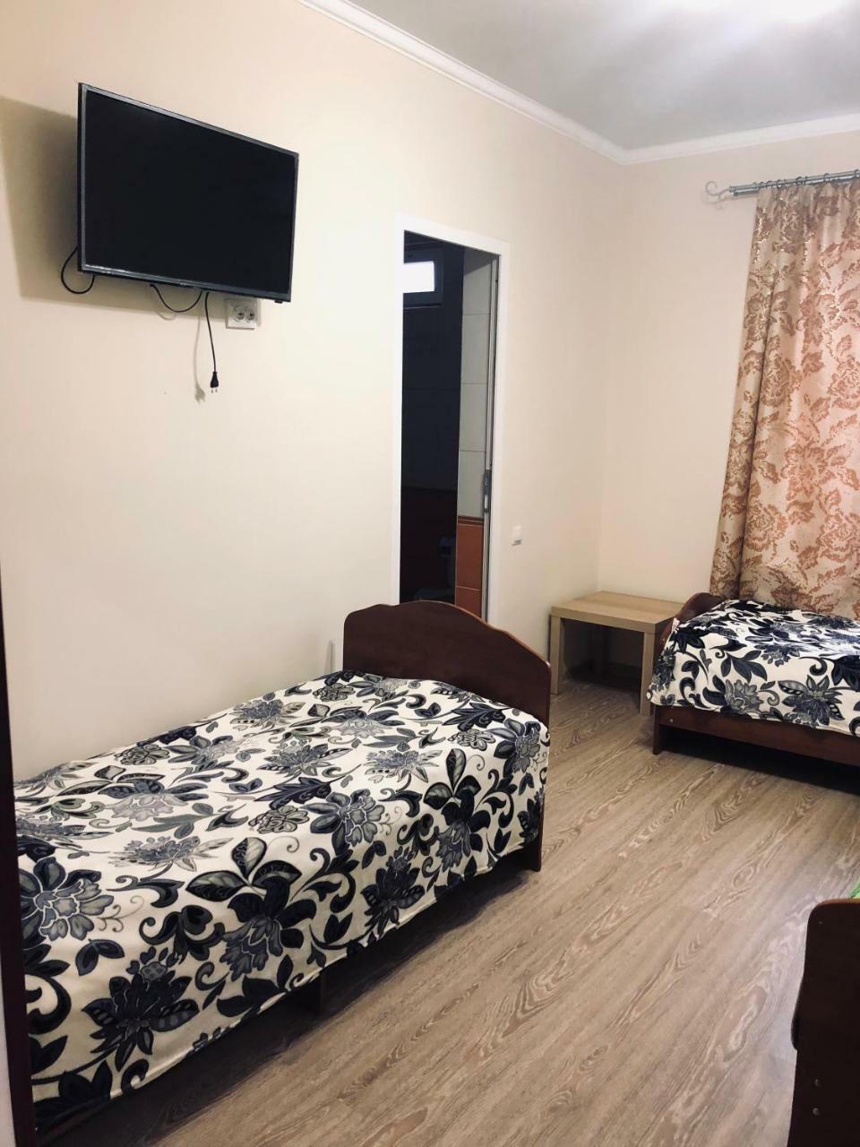 Guest House Nadia Сухуми Екстериор снимка