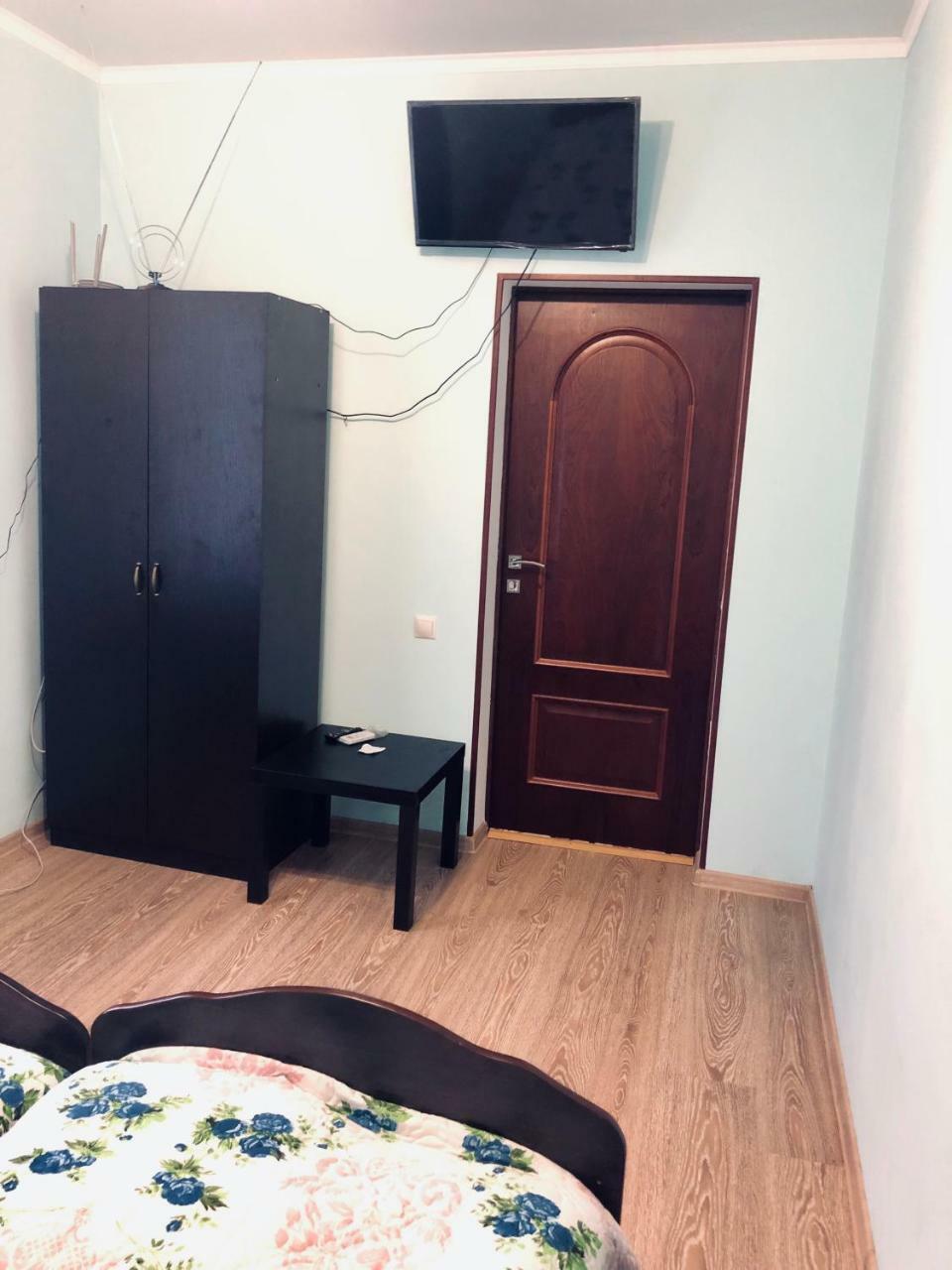 Guest House Nadia Сухуми Екстериор снимка